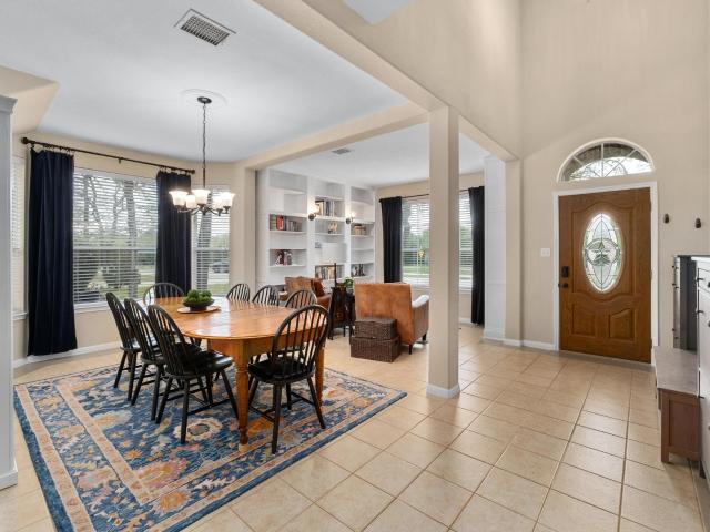 484 Cullen Blvd