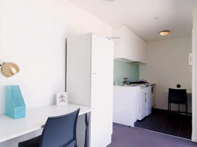 484 Elgar Road, Melbourne
