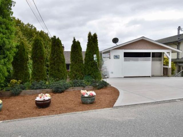 484 Marine Drive, Gibsons, BC, V0N 1V0 house for sale | Listing ID R3121 | Royal LePage