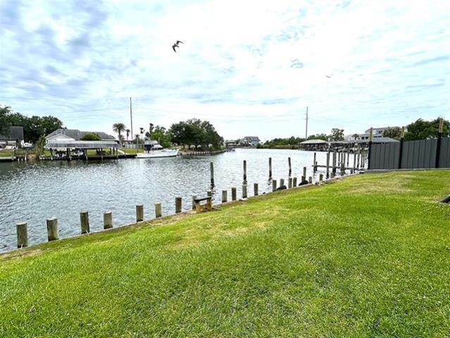 4854 Pontchartrain Dr, Unit 5, Slidell, LA 70458 | MLS #2555