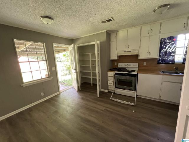 4855 Shadyview Drive