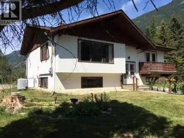 4856 32 Street, Canyon, BC, V0B 1C1 house for sale Listing.