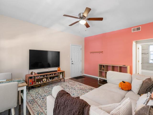4857 N Lawndale Avenue # 202