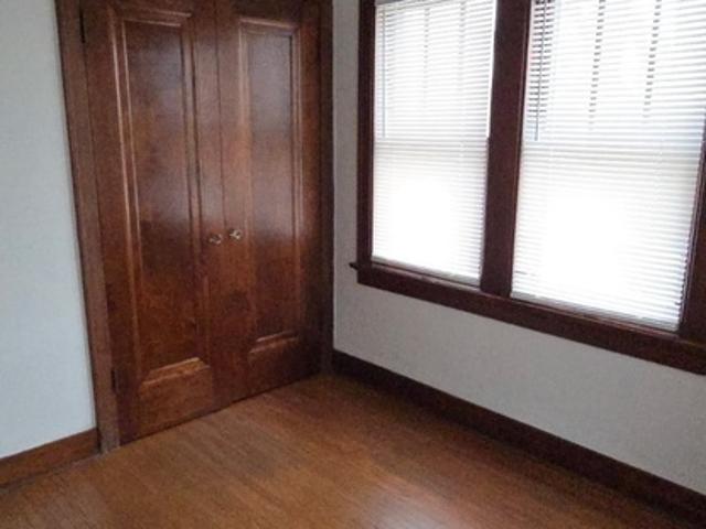 4857 Lewis Ave. Apt 1 bed, 1 full bath