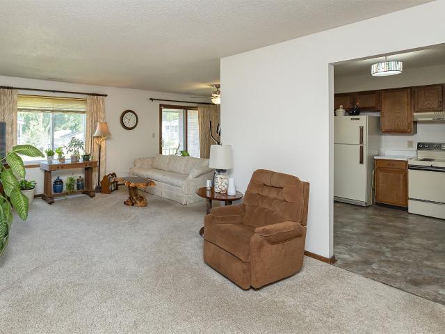 4857 Woodland Avenue 8