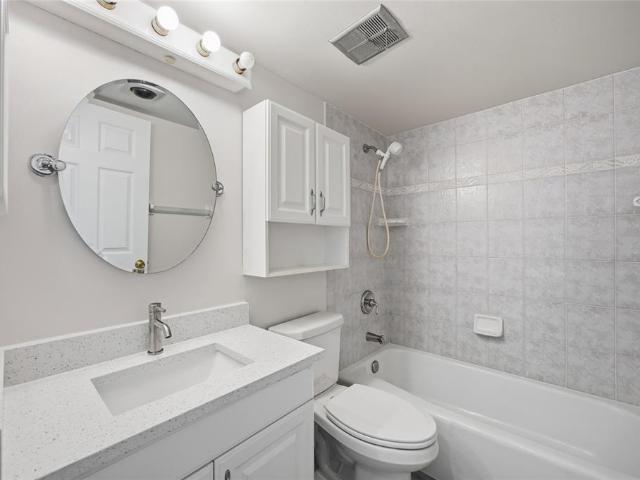 4859 Independence Dr, Bradenton, FL 34210 | MLS #TB8449