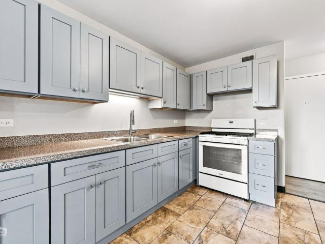 4850 S Lake Park Avenue # 308B