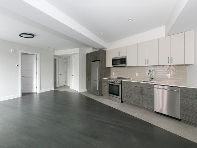 4851 Côte St Luc Road The Mooncrest 4851 Côte St Luc Road The Mooncrest 2 Bedrooms Apartment for Rent