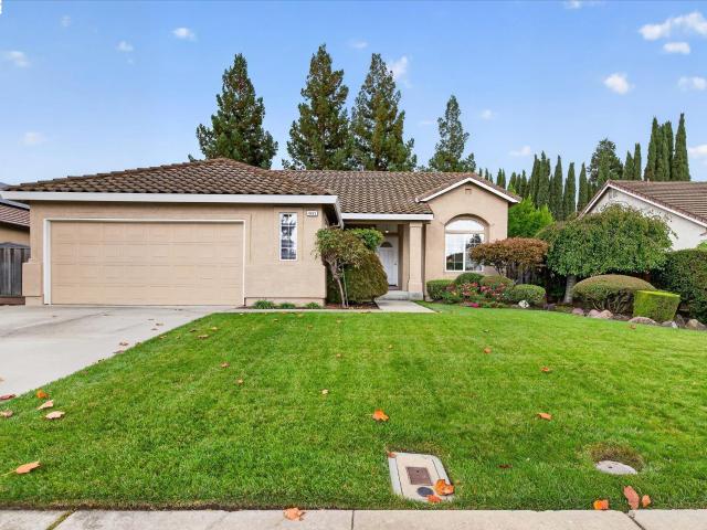 4853 Julie St