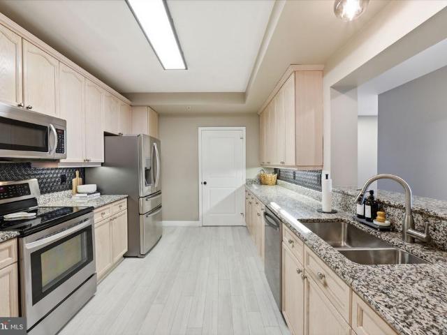 485 Harbor Side Street # 610
