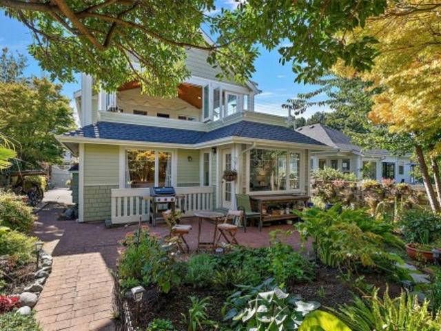 485 Head St Sw, Esquimalt, BC, V9A 5S1 house for sale | Listing ID 1049 | Royal LePage