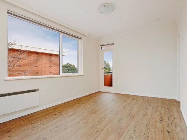 4/85 Merton Street, Albert Park, Melbourne