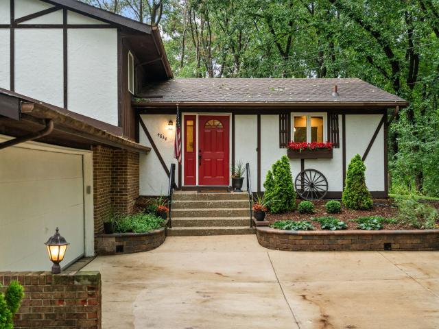 4834 W 84th Court