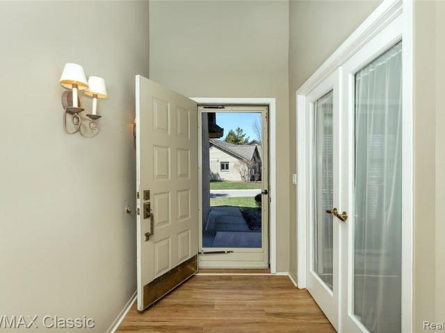 4860 Pelican Way