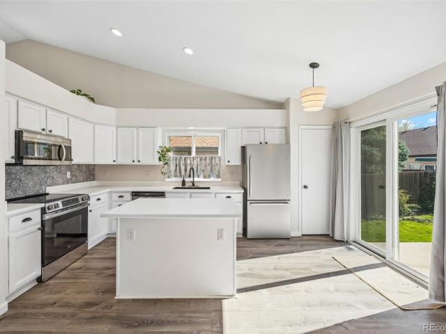 4862 W 112th Place