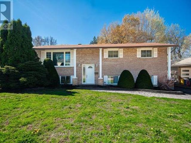 486 Irving Street, Pembroke, ON, K8A 2T4 house for sale | Listing ID X13597 | Royal LePage