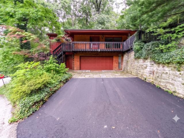 486 Woodlawn Ave