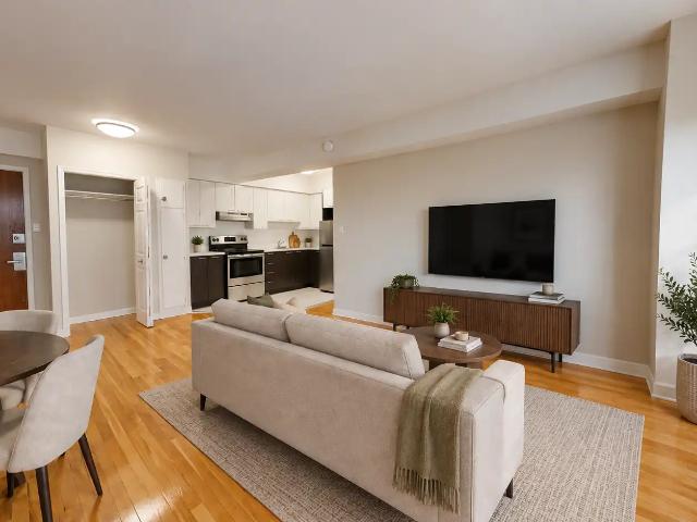 4875 Dufferin