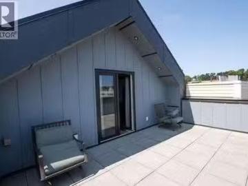 Greater Vancouver - Office room, Balcony