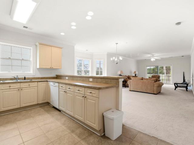 4870 Luster Leaf Circle 201