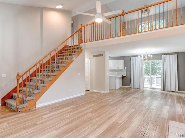 487 Glenn Court