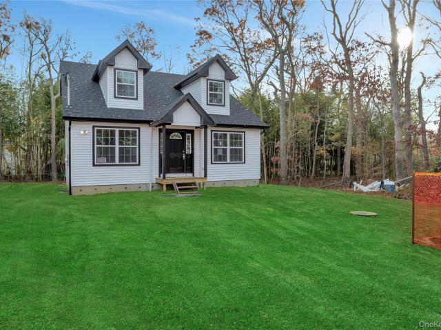 487 Neighborhood Rd, Shirley, NY 11967 | MLS #854010