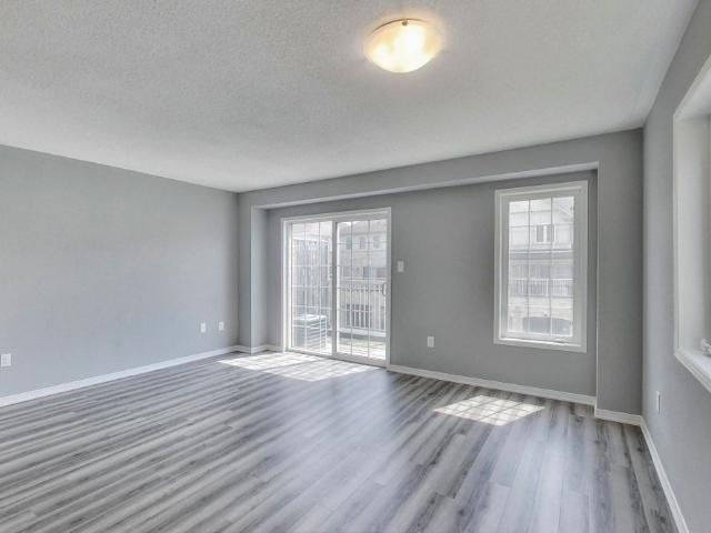 487 Rossland Road E, Ajax