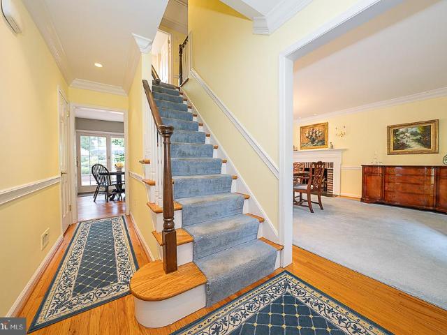 487 Winston Way