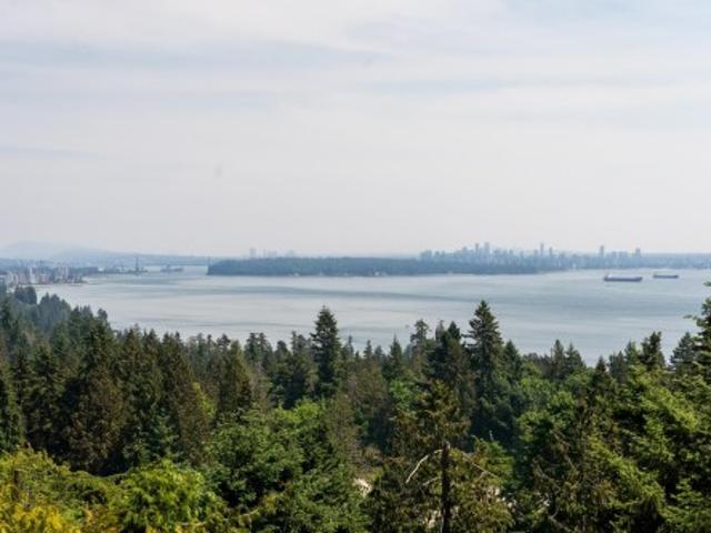 4882 Vista Place, West Vancouver, BC, V7W 3E7 house for sale | Listing ID R3135 | Royal LePage