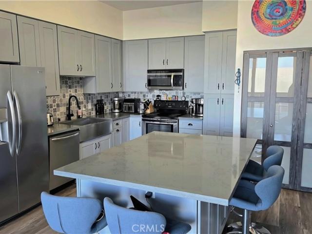 488 E Ocean 1607