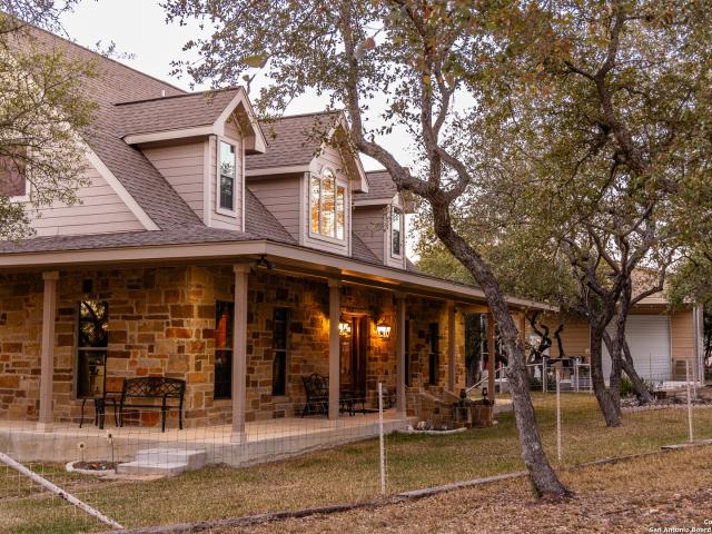 488 Phillip Dr, Pipe Creek, TX 78063 | MLS #1934