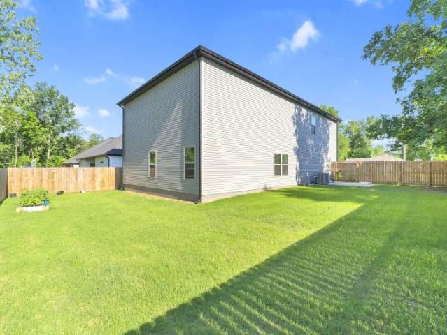 488 W 2nd Street