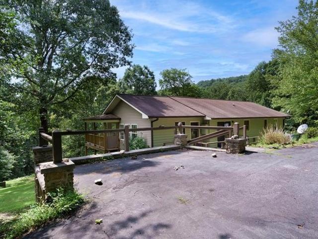 488 W Cherry Rd, Hayesville, NC 28904