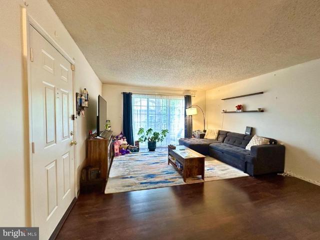 488 Witney Court