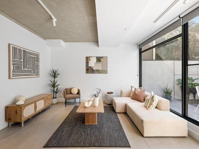 4/896 Nicholson Street, Fitzroy North | Auction Saturday, 24th October