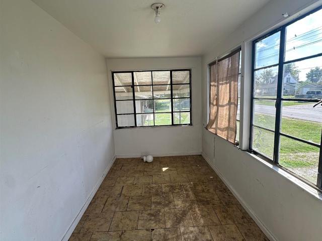 489 NE 11th Street