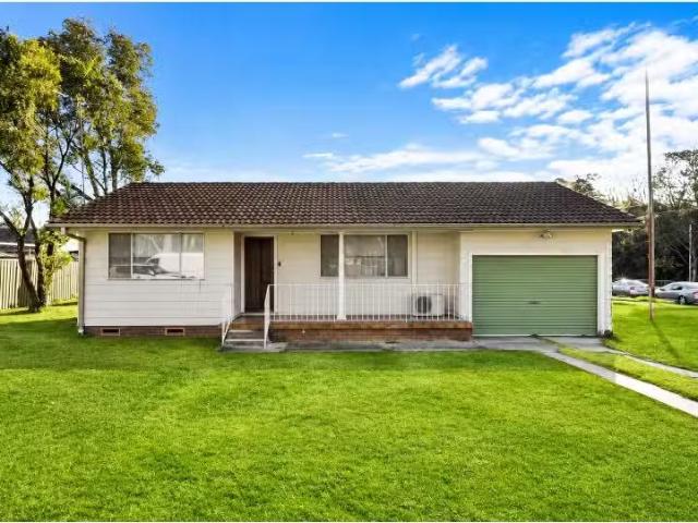 48 Victoria Street, KINGSWOOD House for rent Listed by Tag Re.