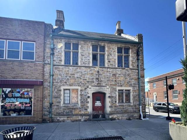 48 W Market Street