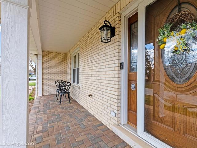 48 W Brentwood Drive