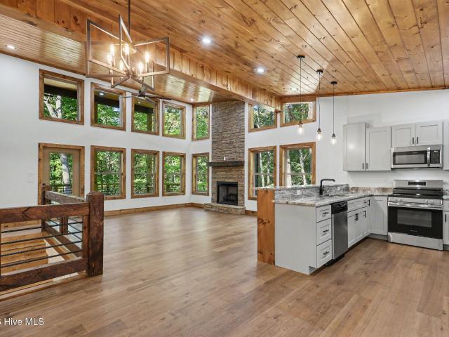 48 Woodleaf Road