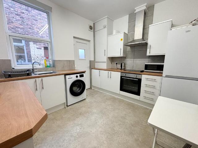 48 Acomb Street, Manchester, M15 6FQ, United Kingdom | 4 bed townhouse for rent #140658634 | Rentberry