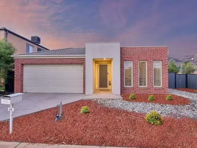 48 Breasley Parkway, POINT COOK, VIC 3030 House for Rent