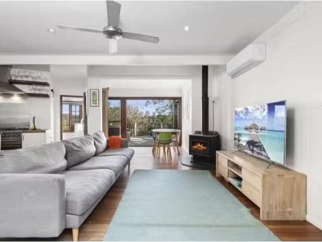 48 Carefree Road, North Narrabeen House for rent Listed by Ka.