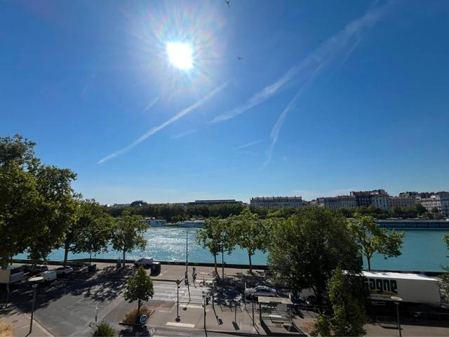 48 CONDE – T2 de 45.69m² avec balcon et vue sur les quais – LYON 02 CHARITE
