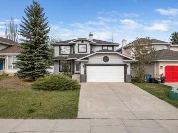 Douglasdale-glen, Calgary, Alberta - Parking