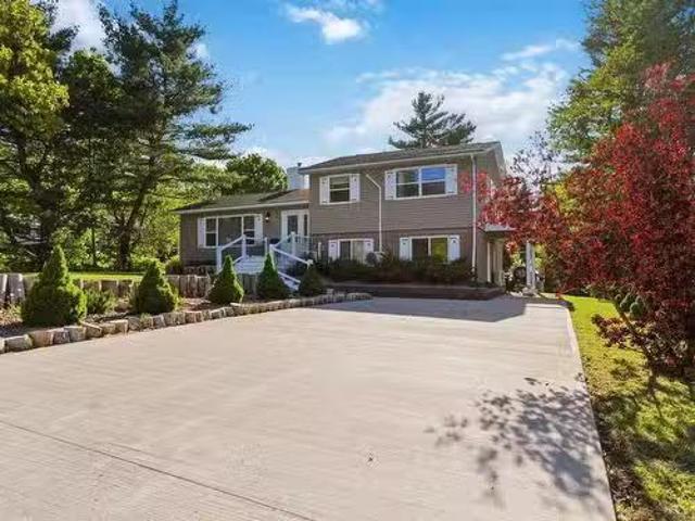 48 Dow Road, New Minas, NS, B4N 3R5 house for sale Listing.