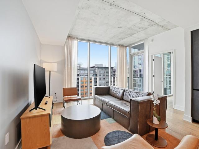 48 East Ave # 1301