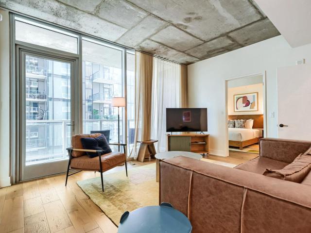 48 East Ave # 1809