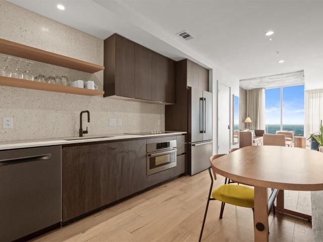 48 East Ave # 2807