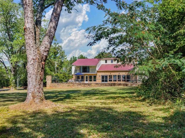 48 Elizabeth Drive NE